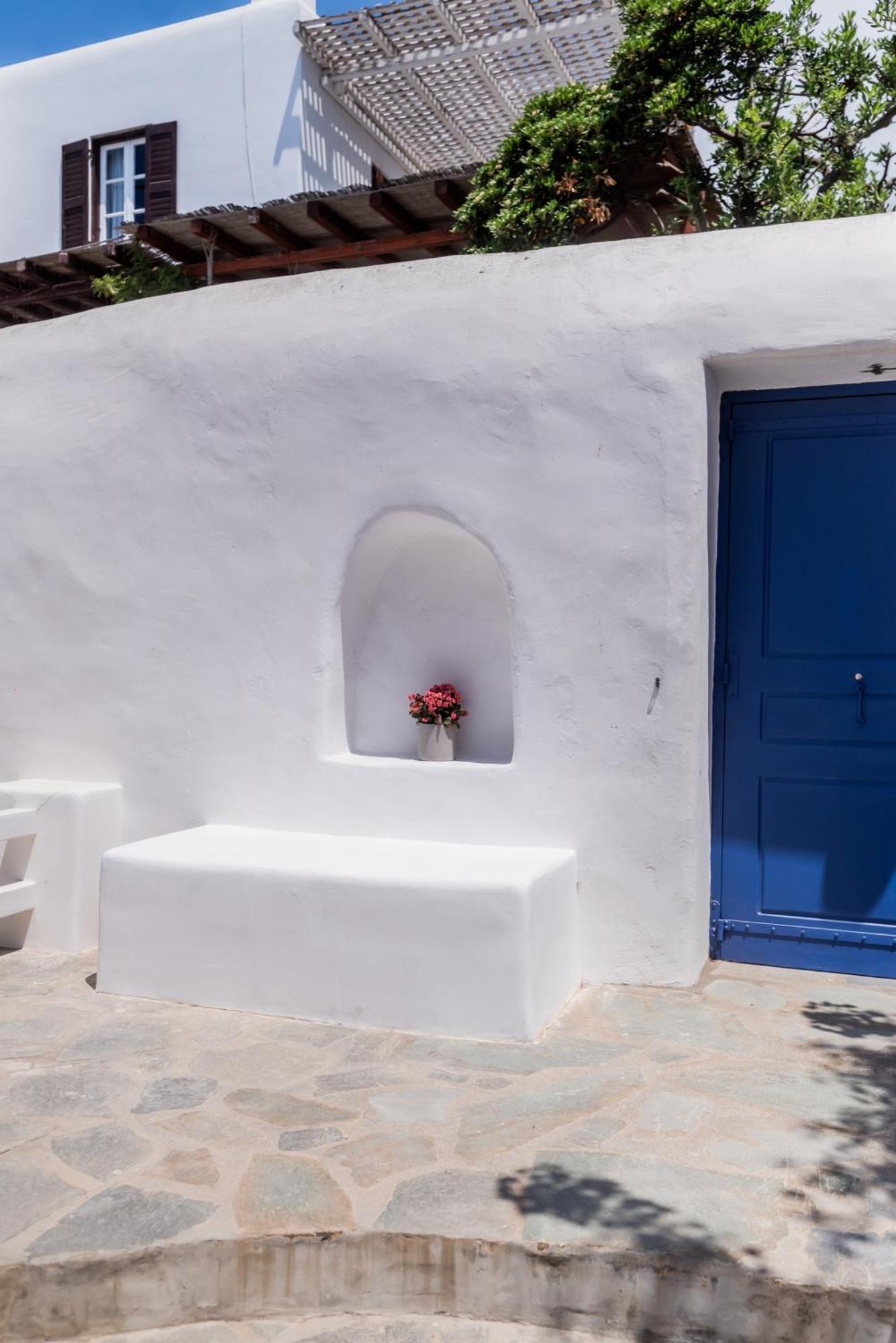 Olive Tree Mykonos Town Semi-Basement Apartment エクステリア 写真