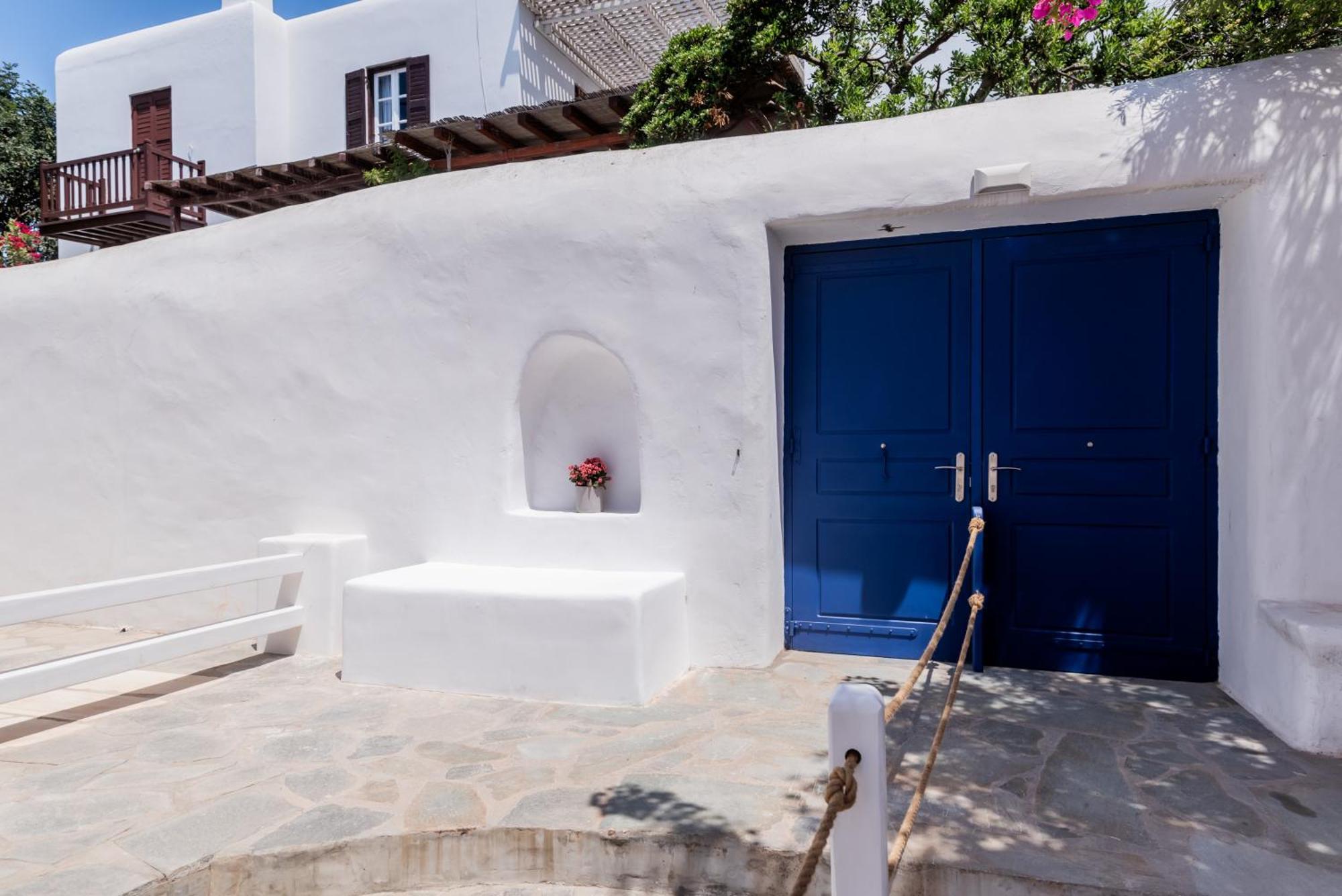 Olive Tree Mykonos Town Semi-Basement Apartment エクステリア 写真